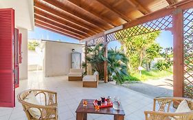Villetta Rossa With Garden - Happy Rentals